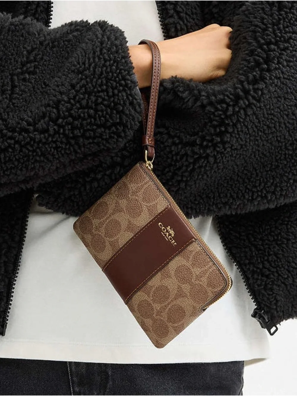 Coach perfect keys bold